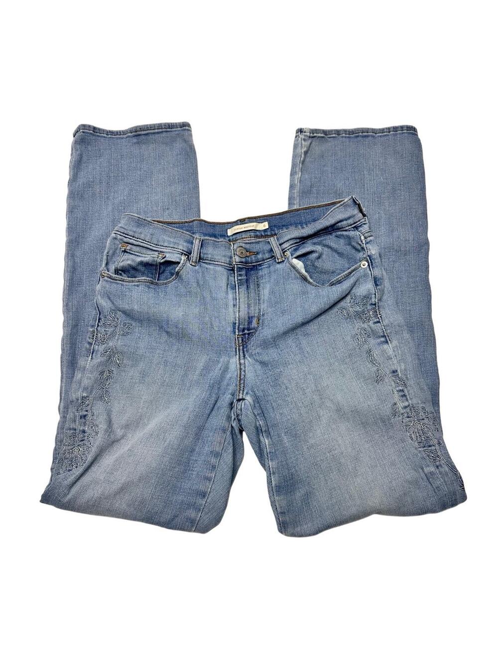 Levi’s Women’s Classic BootCut Size 6 Vintage Embroidered Jeans